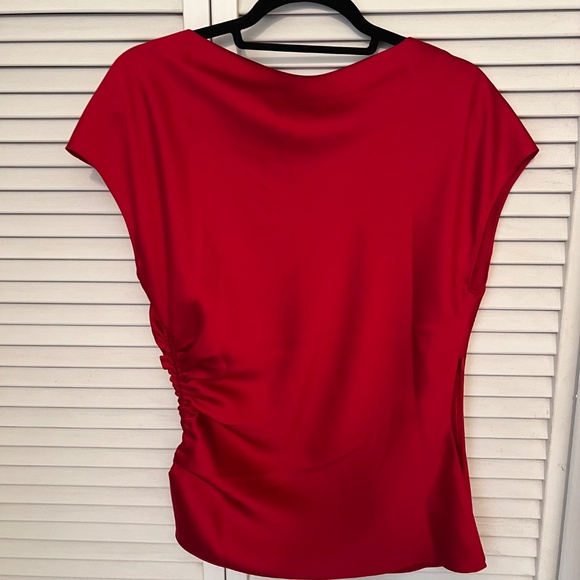NWT! Banana Republic Red Satin Rouched Top. Size M - Picture 4 of 4